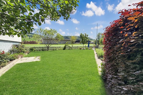 Zweifamilienhaus mit Pool und traumhaftem Garten an der Worble 3