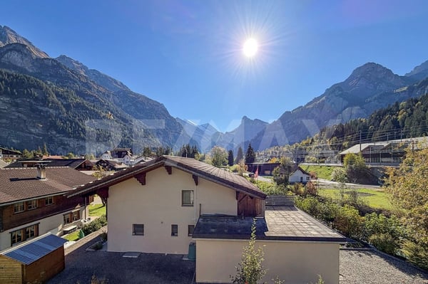 Sonnige 2½ - Zimmer Dachwohnung in Kandersteg 2