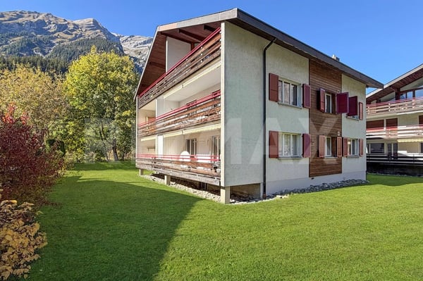 Sonnige 2½ - Zimmer Dachwohnung in Kandersteg 1