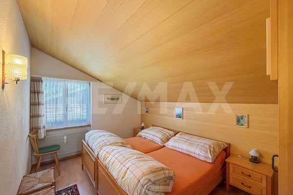 Sonnige 2½ - Zimmer Dachwohnung in Kandersteg 9
