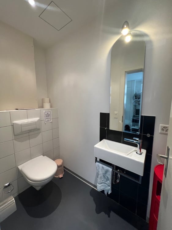 Büro-/Gewerberäumlichkeiten 150 m2 9