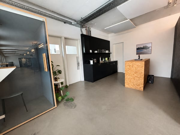 Büro-/Gewerberäumlichkeiten 145.9 m2 2