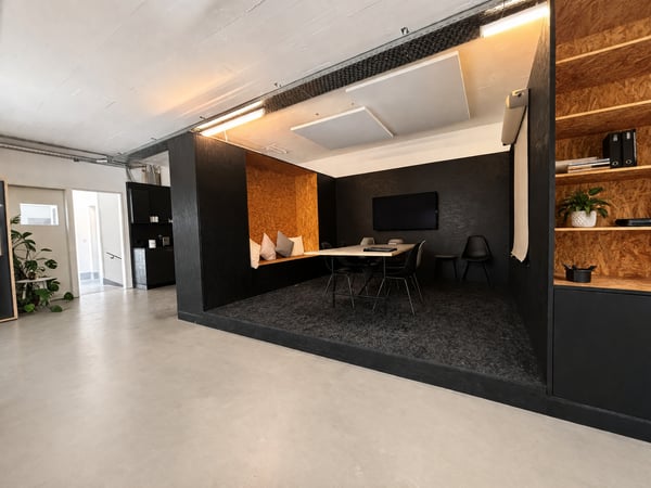Büro-/Gewerberäumlichkeiten 145.9 m2 1
