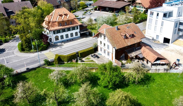 Mehrfamilienhaus mit Gewerbe 2