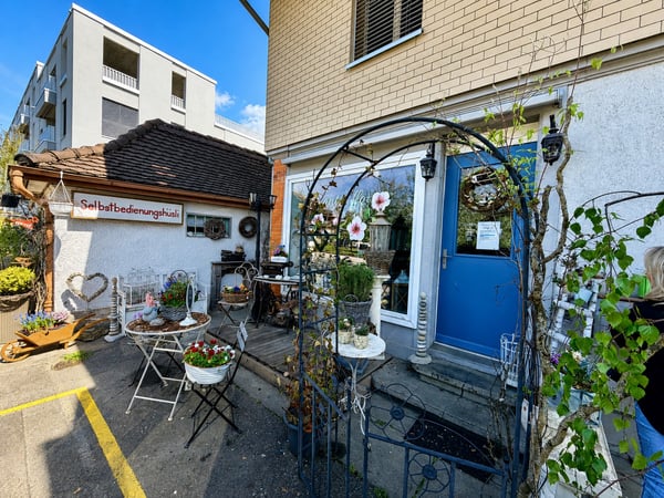 Mehrfamilienhaus mit Gewerbe 10