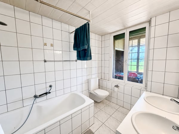 Mehrfamilienhaus mit Gewerbe 9