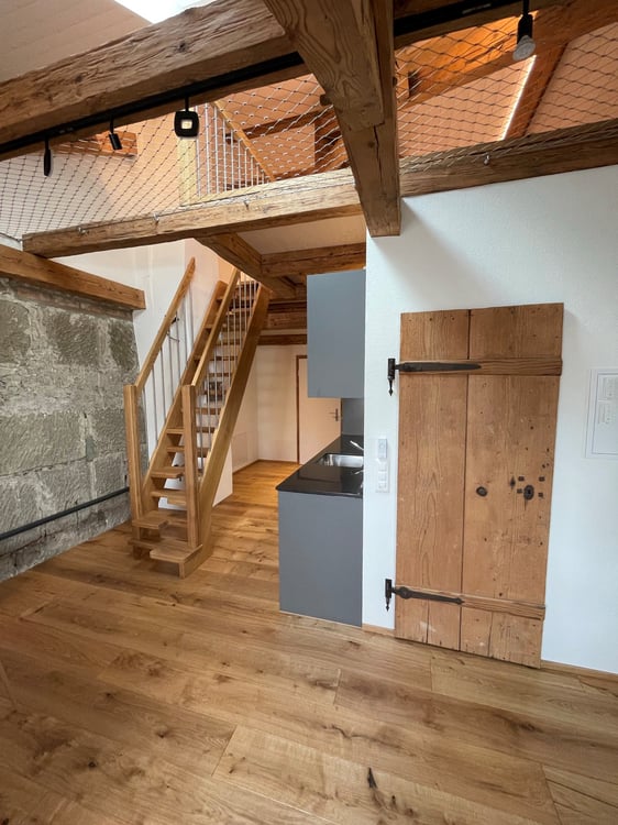 Tolle möblierte Dachwohnung mit Galerie in Kirchberg 2