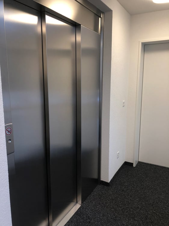 Moderne 7.5 Zimmer WHG im Eigentumsstandart 9