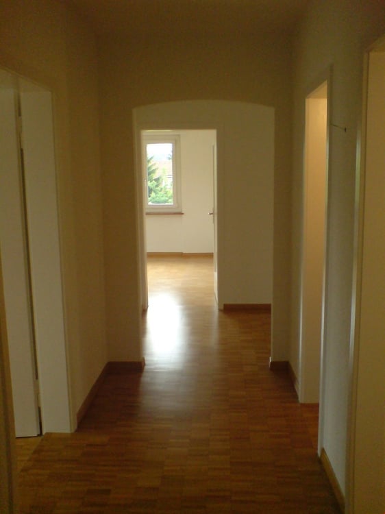 Zentrale 2-Zimmerwohnung mit grossem Balkon 3