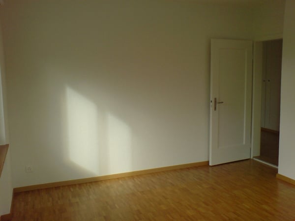 Zentrale 2-Zimmerwohnung mit grossem Balkon 4