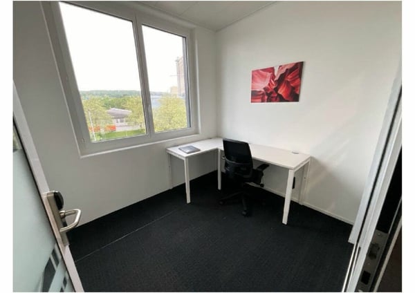 Möblierte Gewerbefläche in der FCS Arena 7