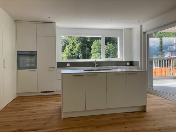 Grosszügige, helle 4.5 Zimmer-Eigentumswohnung Maisonette mit Mietverhältnis