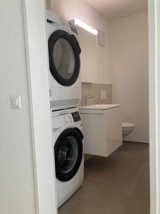 Grosszügige, helle 4.5 Zimmer-Eigentumswohnung Maisonette mit Mietverhältnis 8