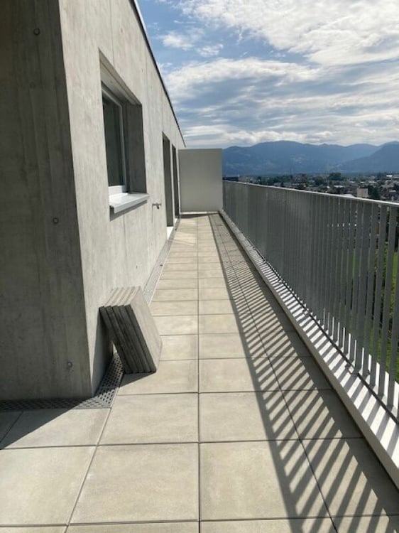 Grosszügige, helle 4.5 Zimmer-Eigentumswohnung Maisonette mit Mietverhältnis 13