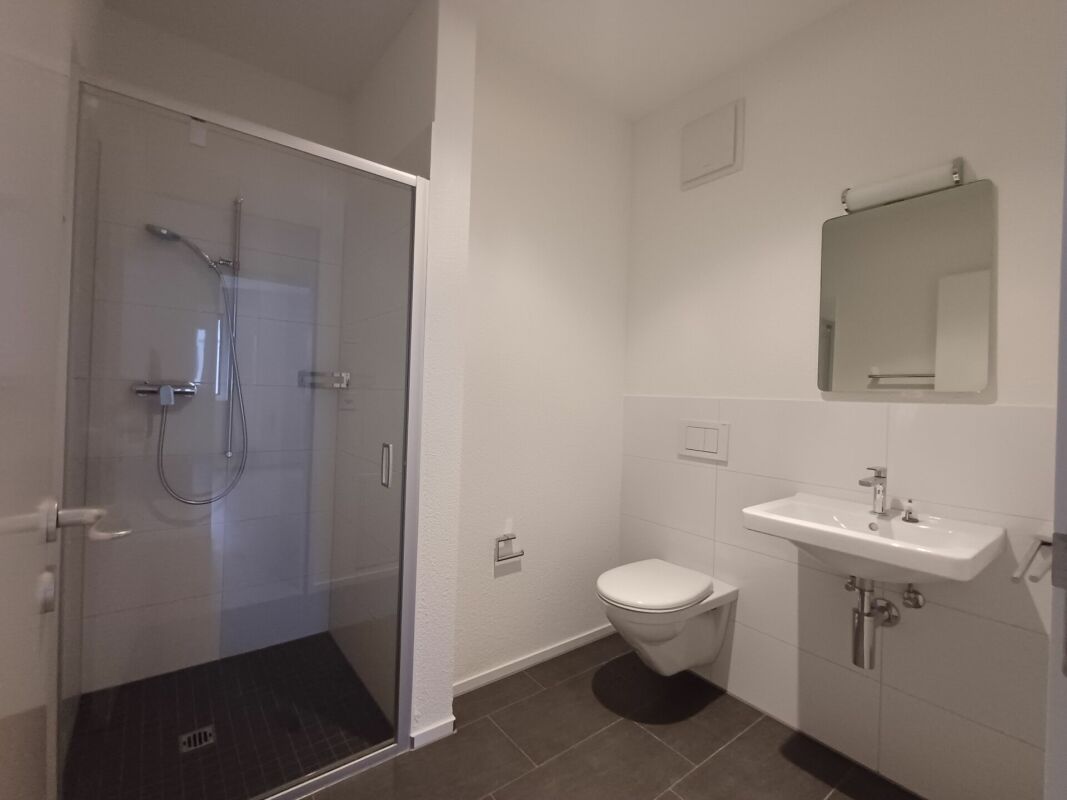 Attraktive 4.5 Zimmerwohnung mit grossem Balkon in Seenähe!