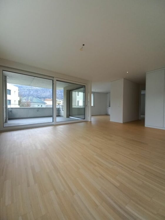 Grosszügige 4.5 Zimmerwohnung 2