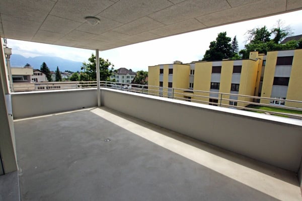 Helle 3.5 Zimmer-Wohnung mit grossem Balkon 10