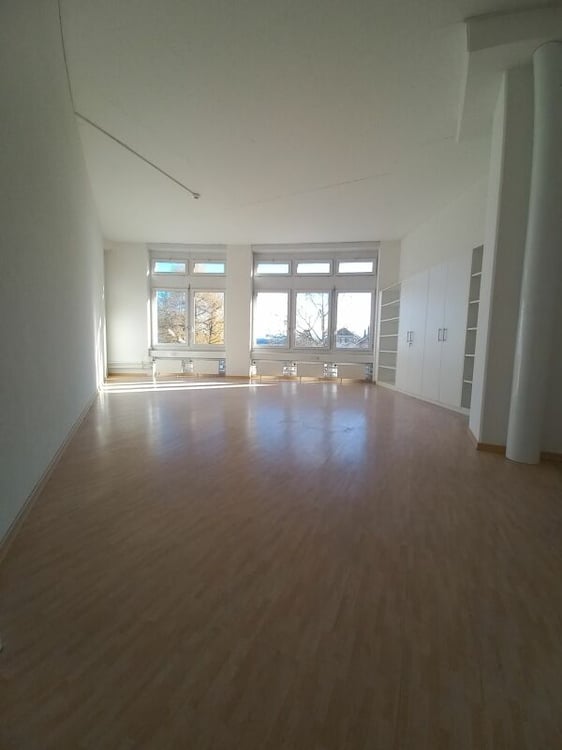 Gewerbe-/ Büroräumlichkeiten auf 2 Etagen 8