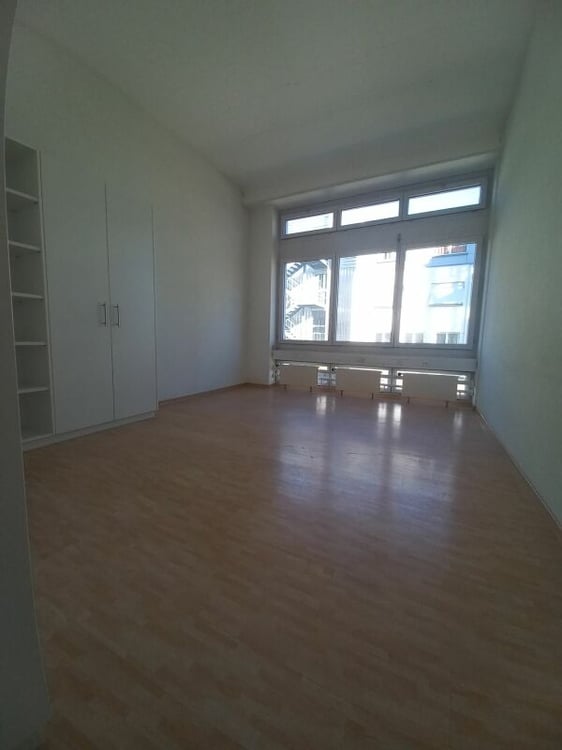 Gewerbe-/ Büroräumlichkeiten auf 2 Etagen 9
