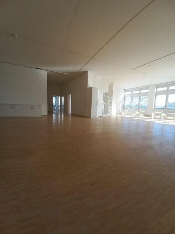 Gewerbe-/ Büroräumlichkeiten auf 2 Etagen 7