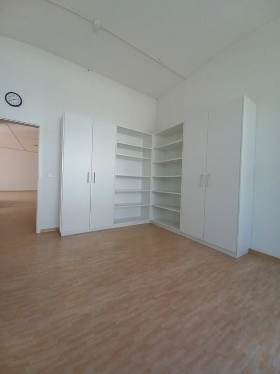 Gewerbe-/ Büroräumlichkeiten auf 2 Etagen 11