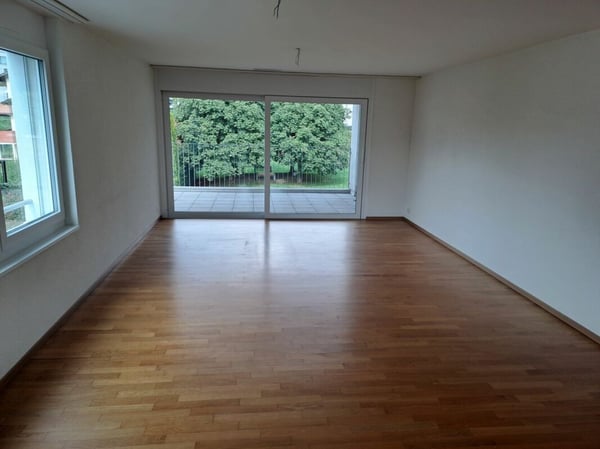 Helle 4.5 Zimmer-Wohnung 3