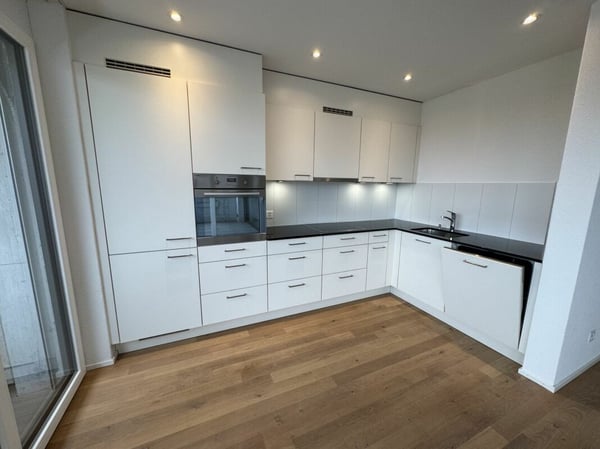 *helle und gut gelegene 3.5 Zimmerwohnung* 2