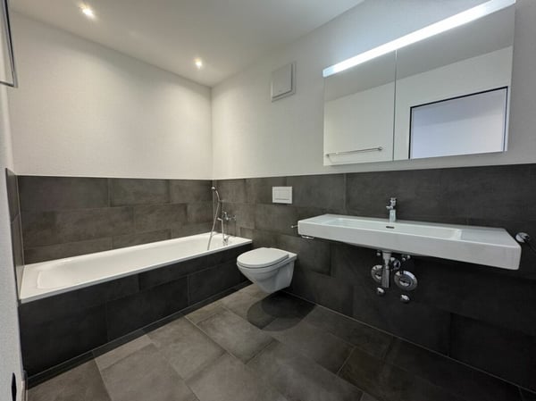*helle und gut gelegene 3.5 Zimmerwohnung* 11