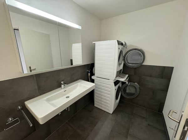 *helle und gut gelegene 3.5 Zimmerwohnung* 12