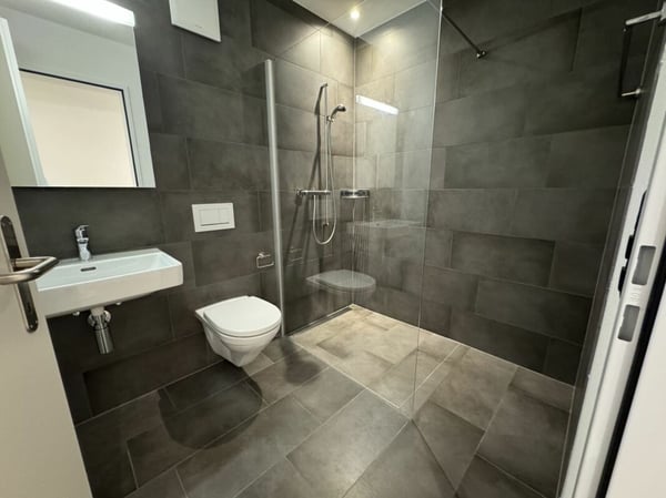 *helle und gut gelegene 3.5 Zimmerwohnung* 10