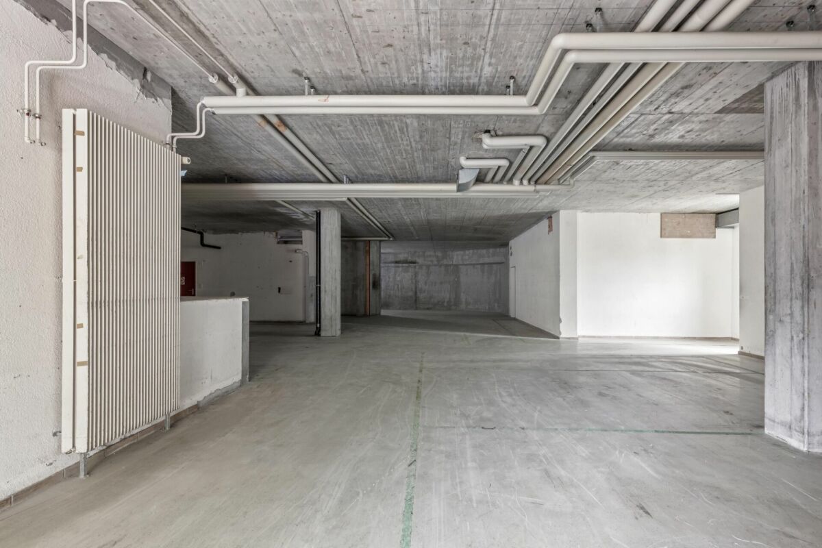 Ampio spazio commerciale o di stoccaggio nel centro di Sirnach