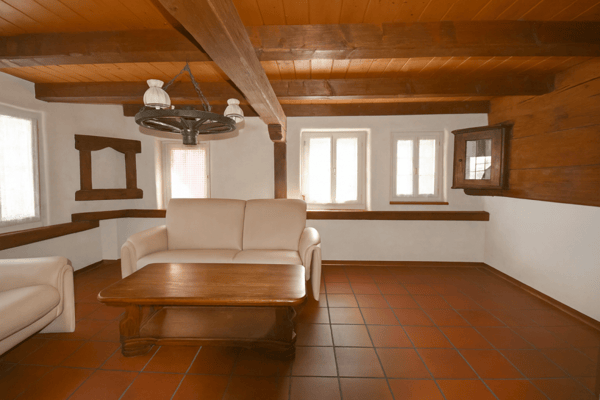 Charmante, vermietete Doppelhaushälfte an zentraler Lage in Ganterschwil 2