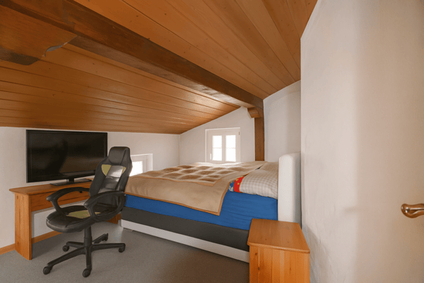 Charmante, vermietete Doppelhaushälfte an zentraler Lage in Ganterschwil 6