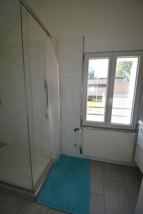 Wohn- und Geschäftshaus an zentraler Lage 12