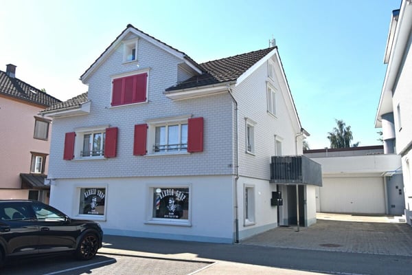 Wohn- und Geschäftshaus an zentraler Lage 1