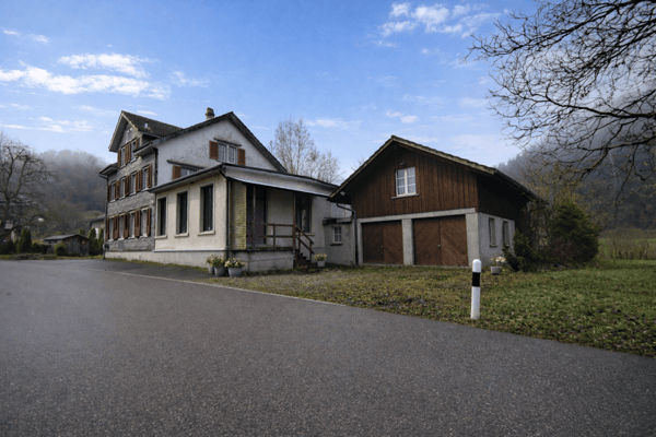 Charmante Landliegenschaft mit Wohn- und Geschäftsräumen 2