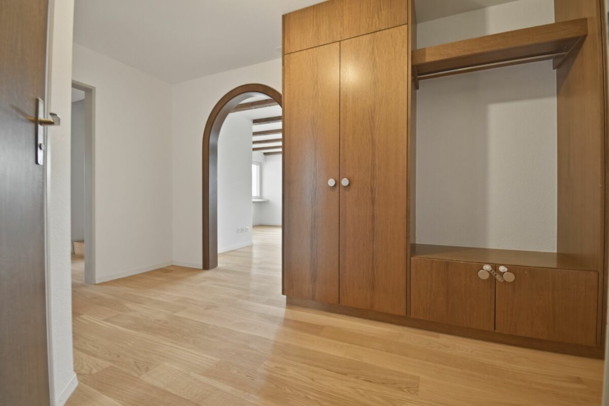 schöne und grosszügige 5 1/2 Zimmer-Maisonette-Wohnung mit Cheminée
