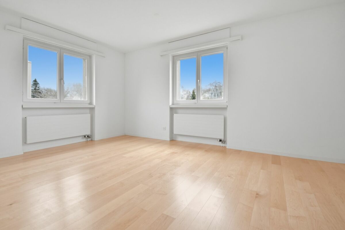 schöne und grosszügige 5 1/2 Zimmer-Maisonette-Wohnung mit Cheminée