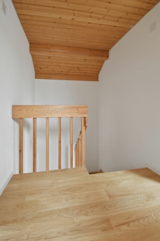 schöne und grosszügige 5 1/2 Zimmer-Maisonette-Wohnung mit Cheminée