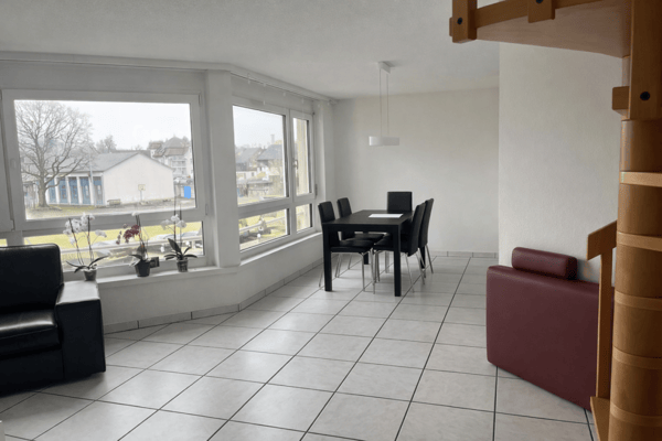 Helle 7.5-Zimmer-Maisonettewohnung mit Balkon in familienfreundlichem Quartier 3