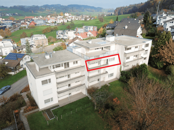 Renovierte 4.5 Zimmer-Eigentumswohnung 12
