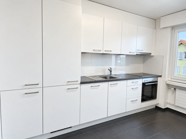 Geräumige und preiswerte 4.5 Zimmer-Wohnung 1