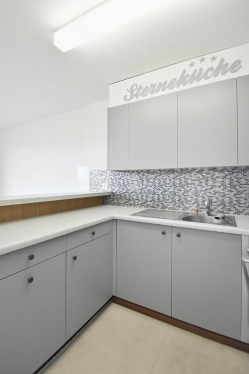 Attraktive teilsanierte 2.5-Zimmer-Wohnung mit Balkon 5