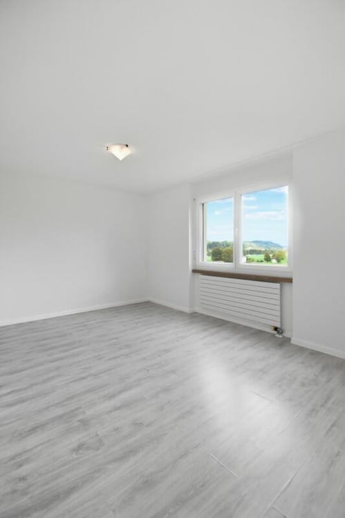 Attraktive teilsanierte 2.5-Zimmer-Wohnung mit Balkon 6