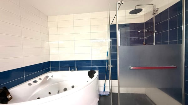 Moderne 1.5-Zimmer-Maisonette-Wohnung mit Garage in Recherswil 9