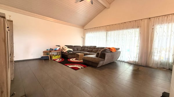 Moderne 1.5-Zimmer-Maisonette-Wohnung mit Garage in Recherswil 7