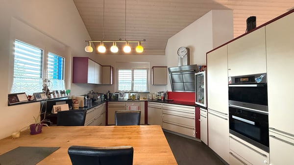 Moderne 1.5-Zimmer-Maisonette-Wohnung mit Garage in Recherswil 5