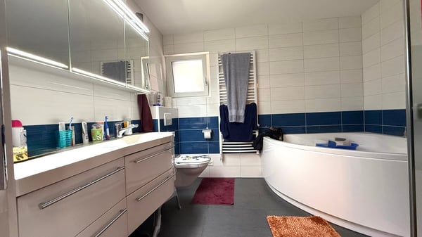 Moderne 1.5-Zimmer-Maisonette-Wohnung mit Garage in Recherswil 8