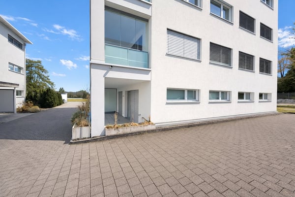 Modernes 2.5-Zimmer-Büro mit Küche & Bad – Toplage bei Tram St. Katharinen 7