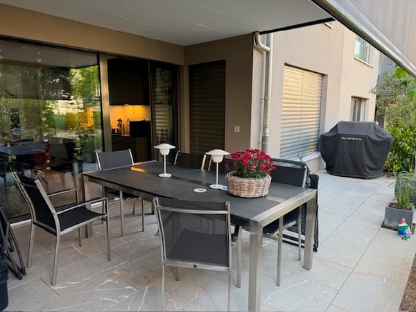 Grosszügige und moderne 4.5-Zimmerwohnung mit Gartensitzplatz 12
